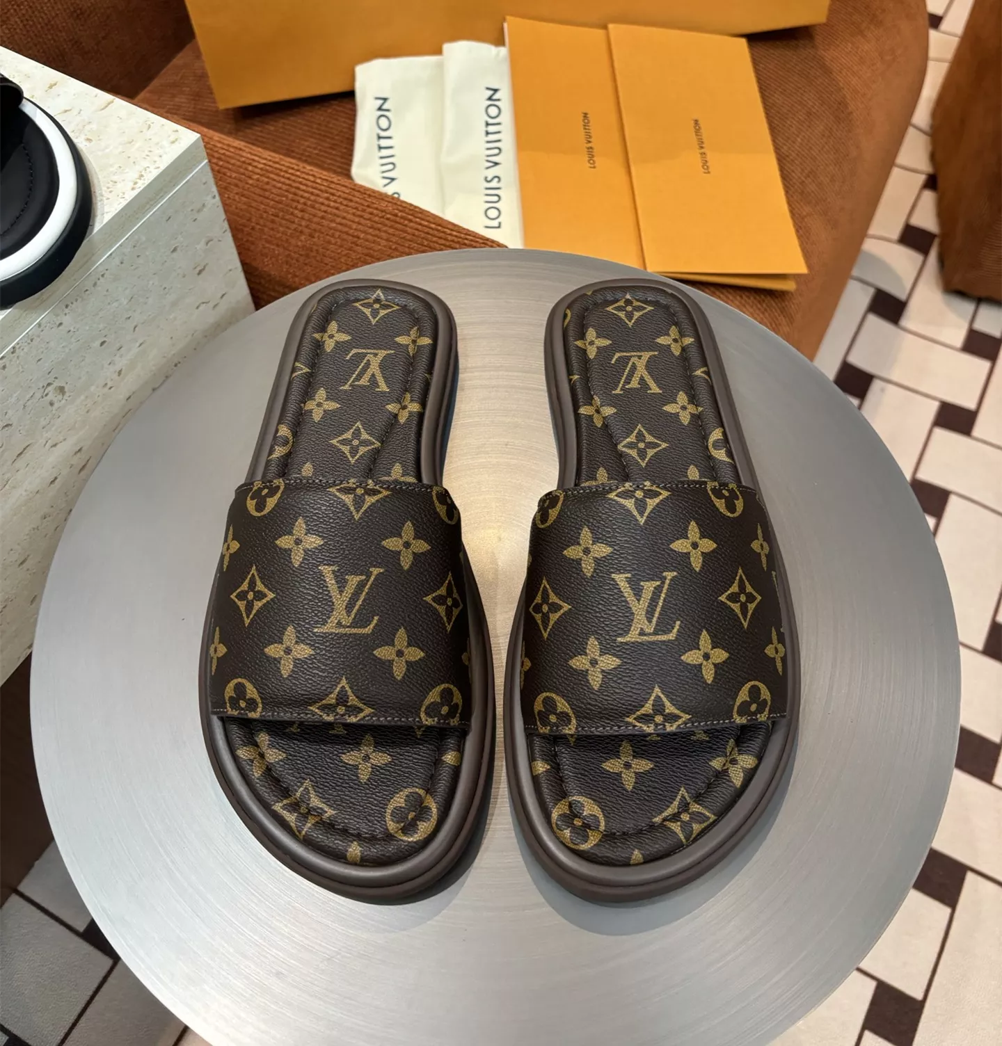 Soft 9202 Louis Vuitton Slippers For Men