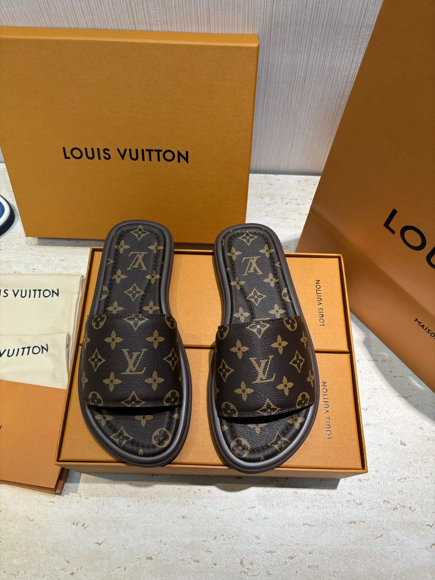 Soft 9202 Louis Vuitton Slippers For Men
