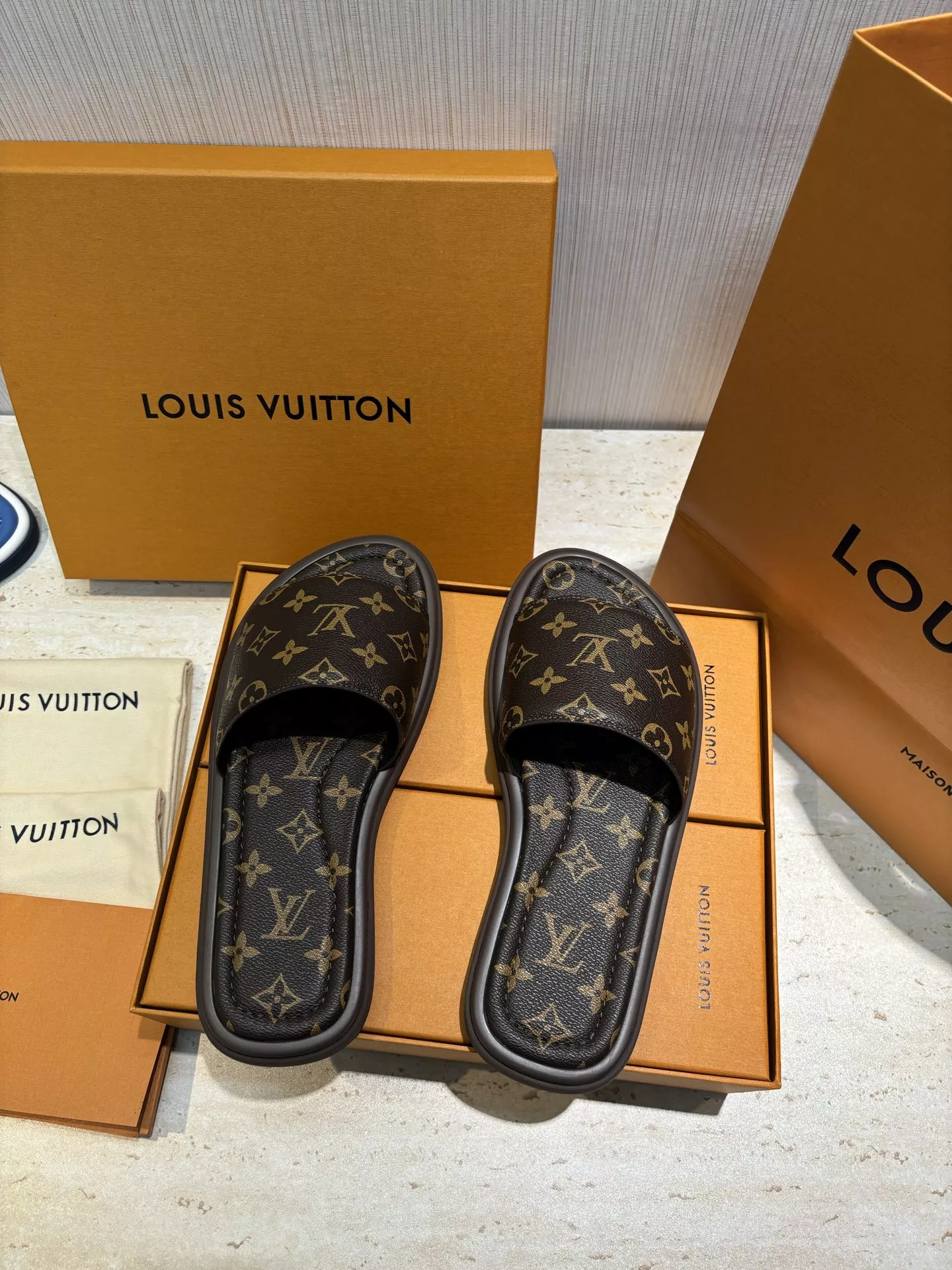 Soft 9202 Louis Vuitton Slippers For Men