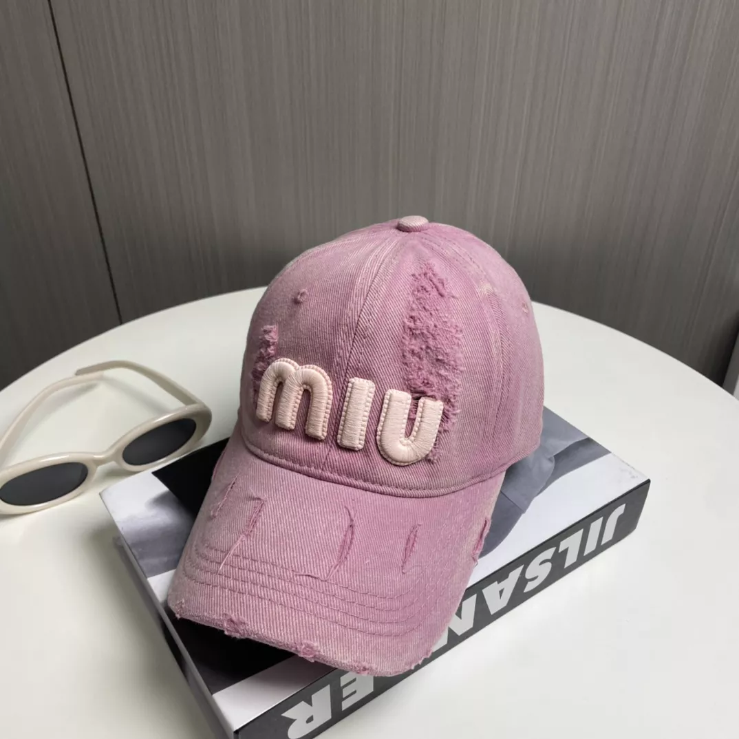 Soft 9223 MIU MIU Caps