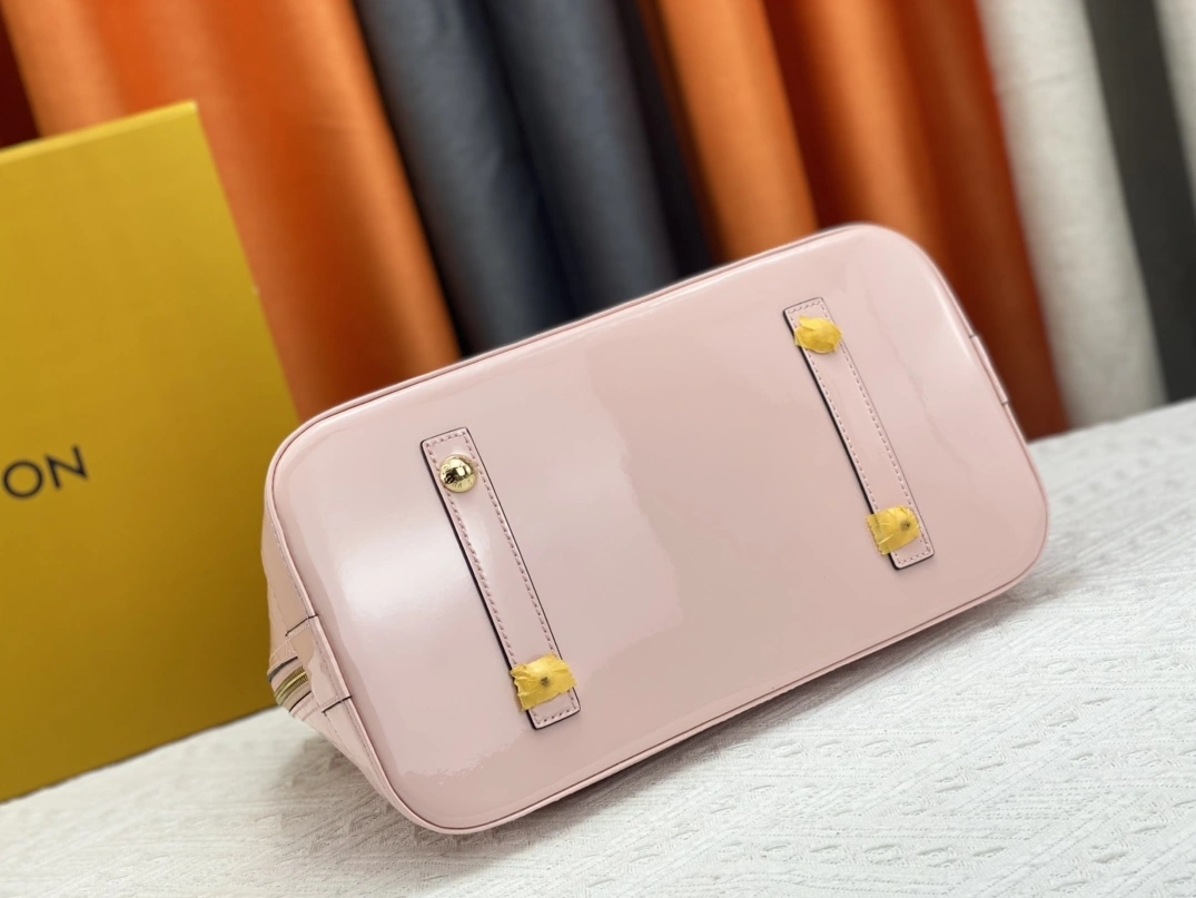 Soft 9283 Louis Vuitton AAA Quality Handbags For Women