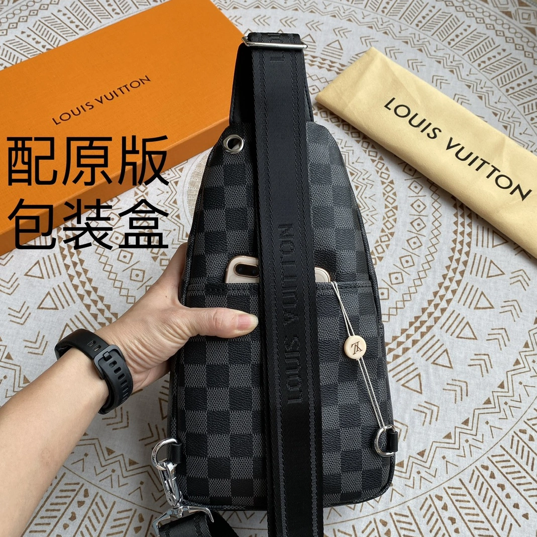 Soft 9775 Louis Vuitton AAA Man Messenger Bags