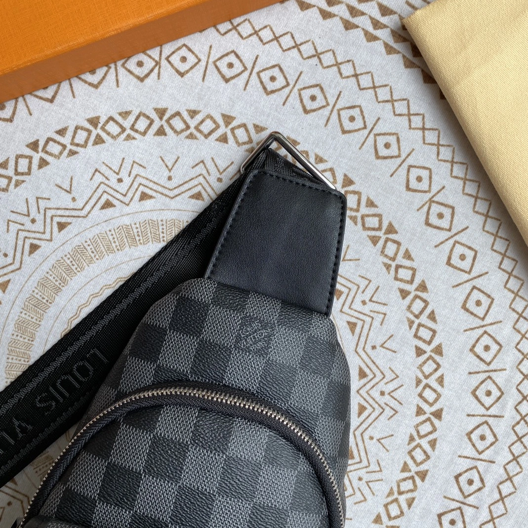 Soft 9775 Louis Vuitton AAA Man Messenger Bags