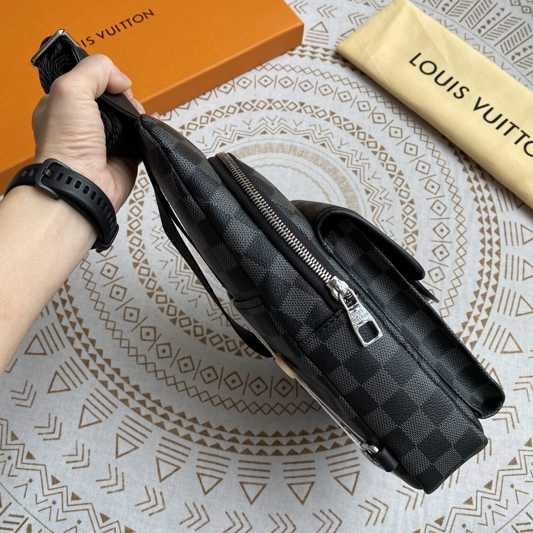 Soft 9775 Louis Vuitton AAA Man Messenger Bags