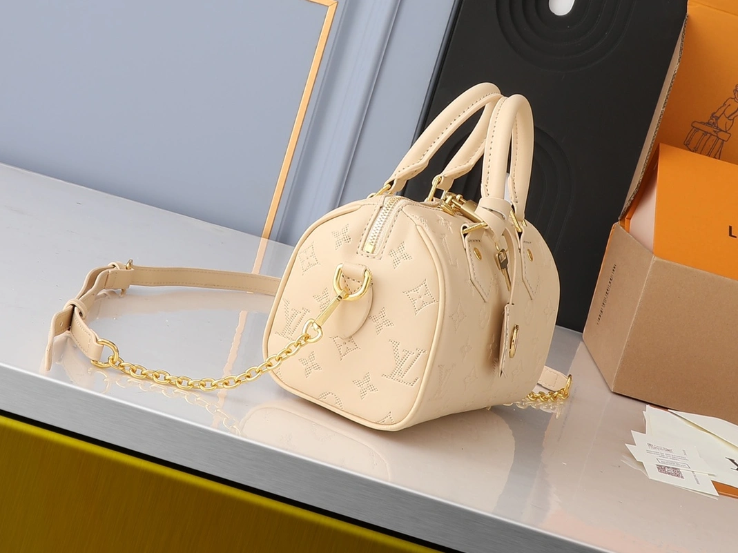 Soft 9804 Louis Vuitton AAA Quality Handbags For Women