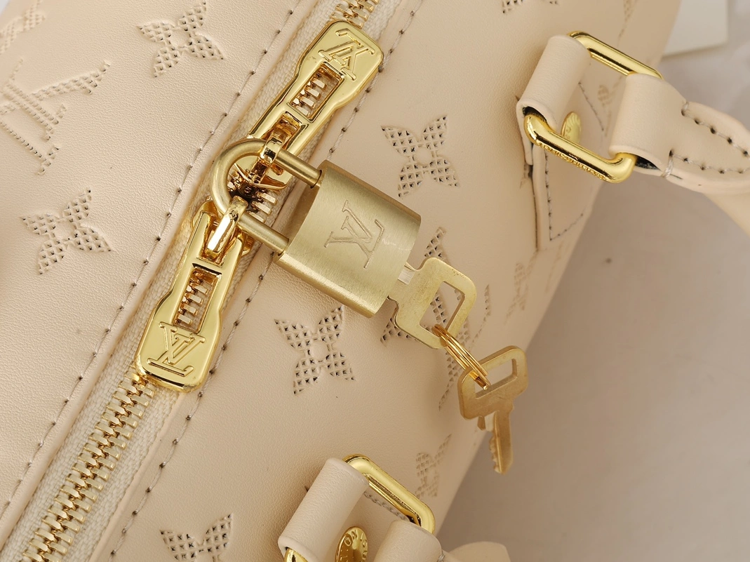 Soft 9804 Louis Vuitton AAA Quality Handbags For Women