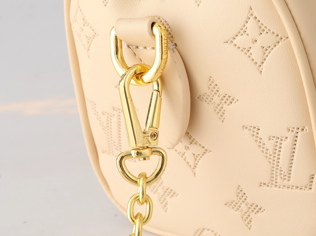 Soft 9804 Louis Vuitton AAA Quality Handbags For Women