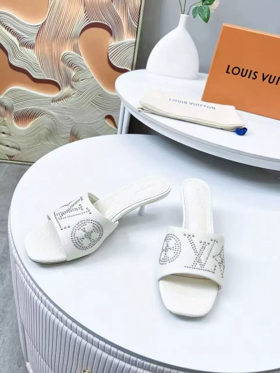 Soft 982 Louis Vuitton Slippers For Women