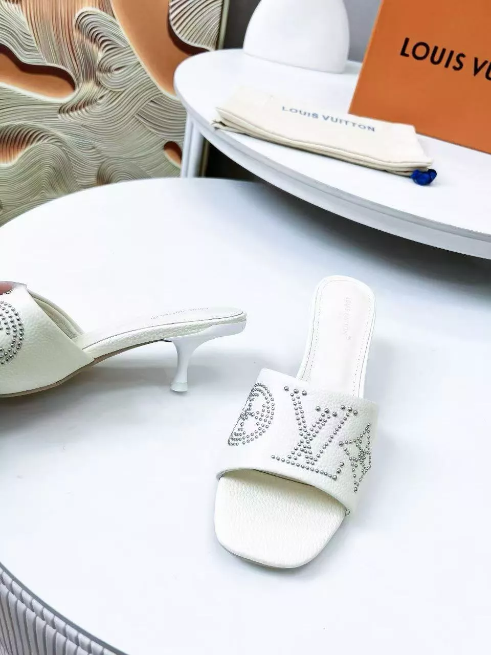 Soft 982 Louis Vuitton Slippers For Women
