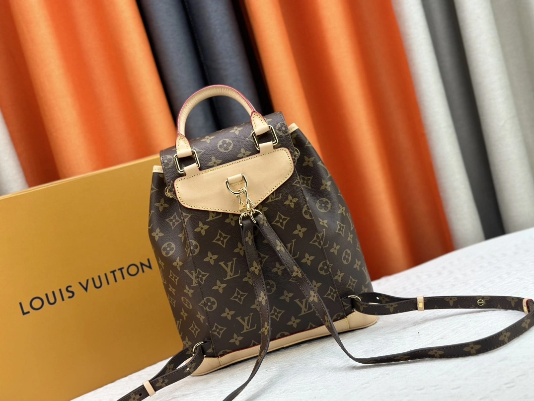 Soft 9923 Louis Vuitton AAA Quality Backpacks For Women