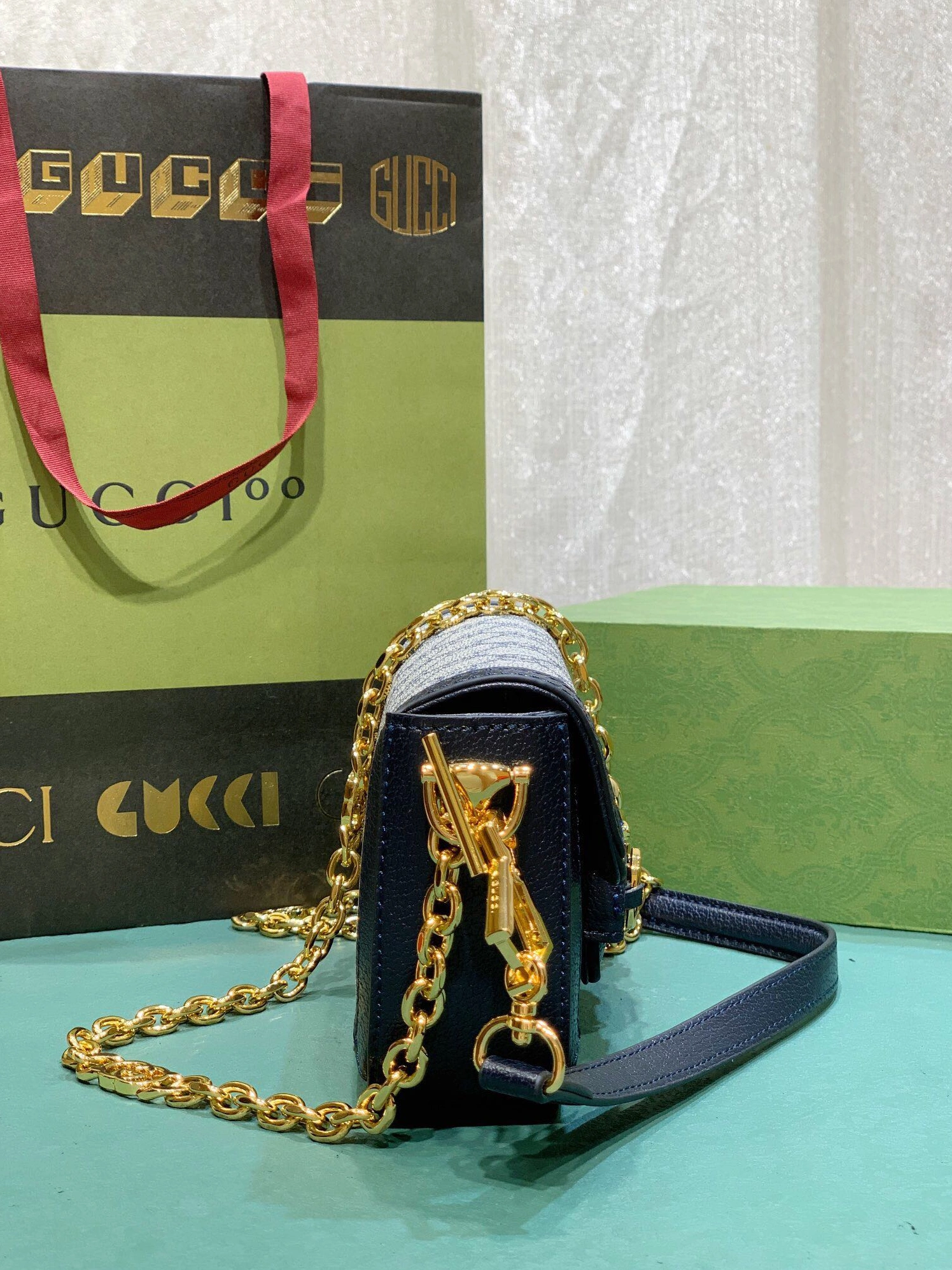 Soft 9987 Gucci AAA Quality Messenger Bags For Women