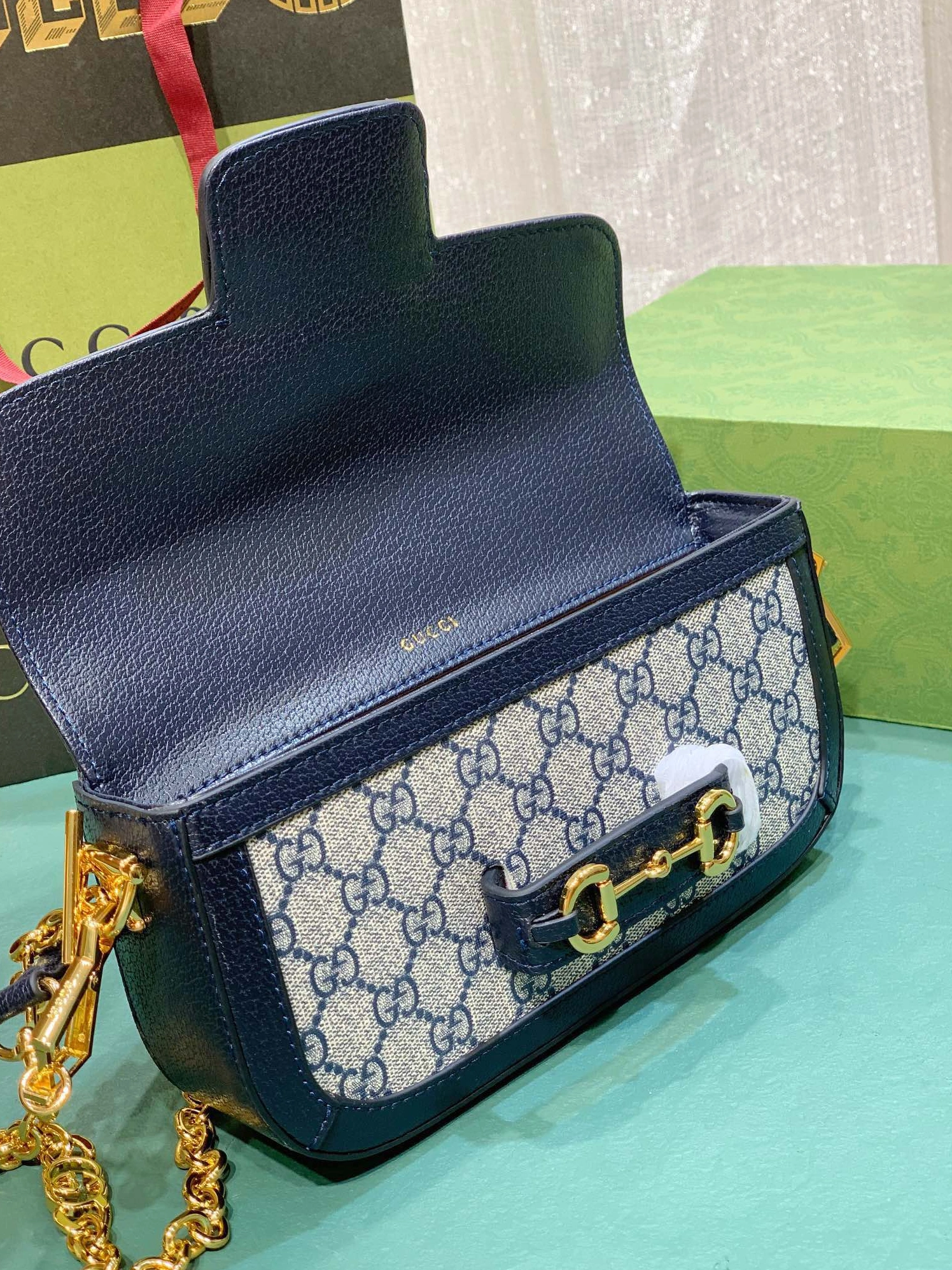 Soft 9987 Gucci AAA Quality Messenger Bags For Women