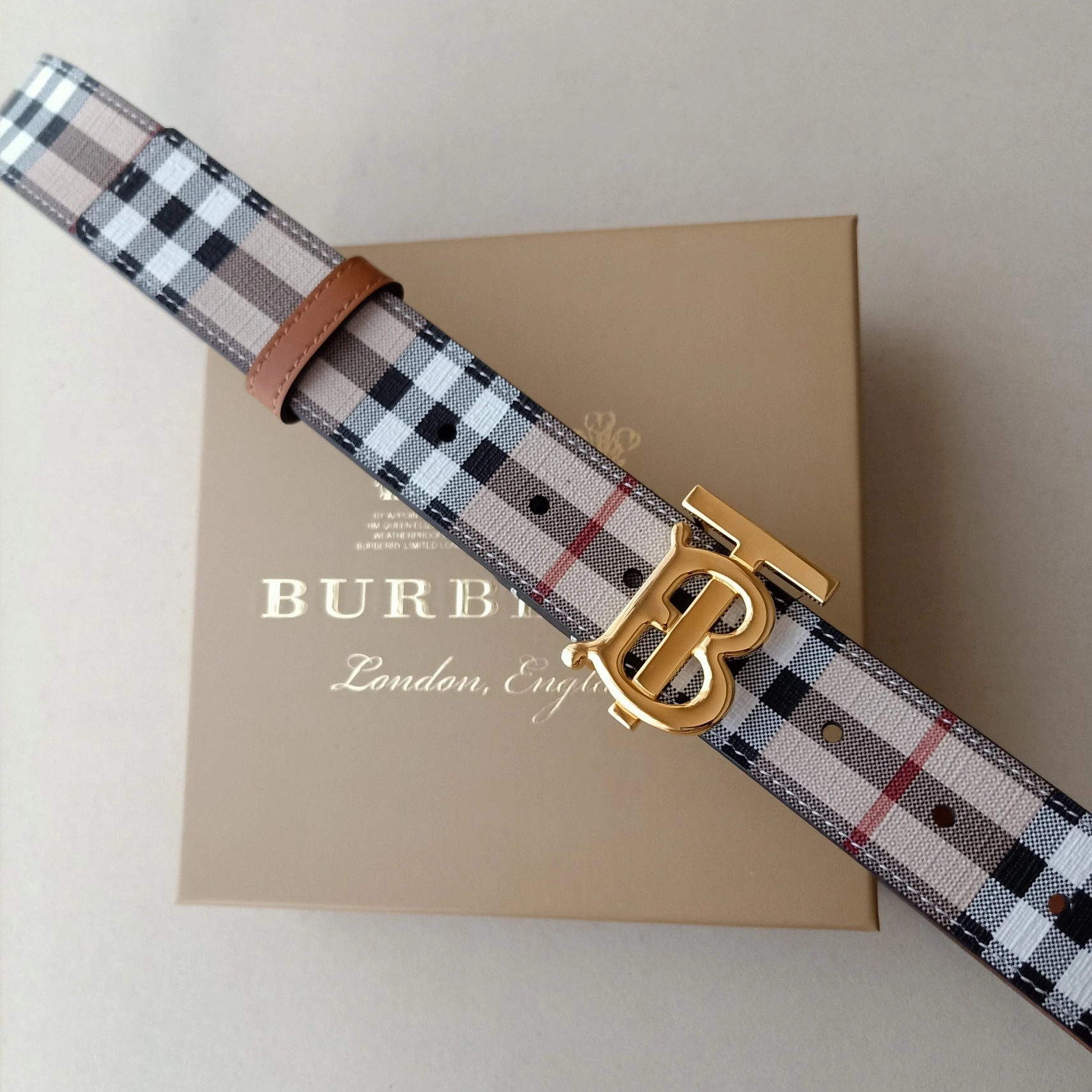 Sophisticated 1074 Burberry AAA Quality Belts For Men