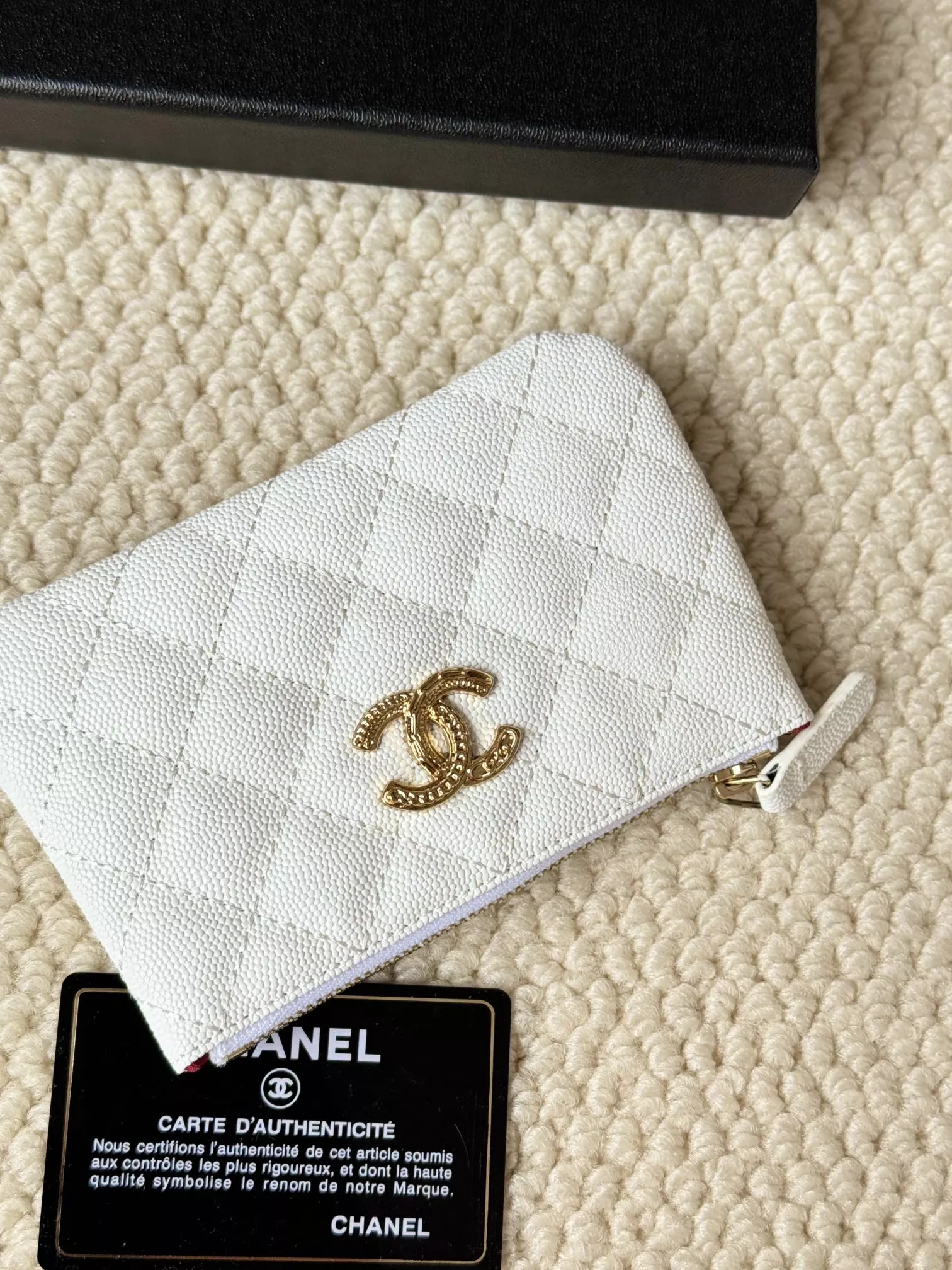 Sophisticated 1353 Chanel Card Case