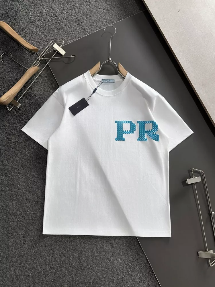 Sophisticated 1365 Prada T-Shirts Short Sleeved For Unisex