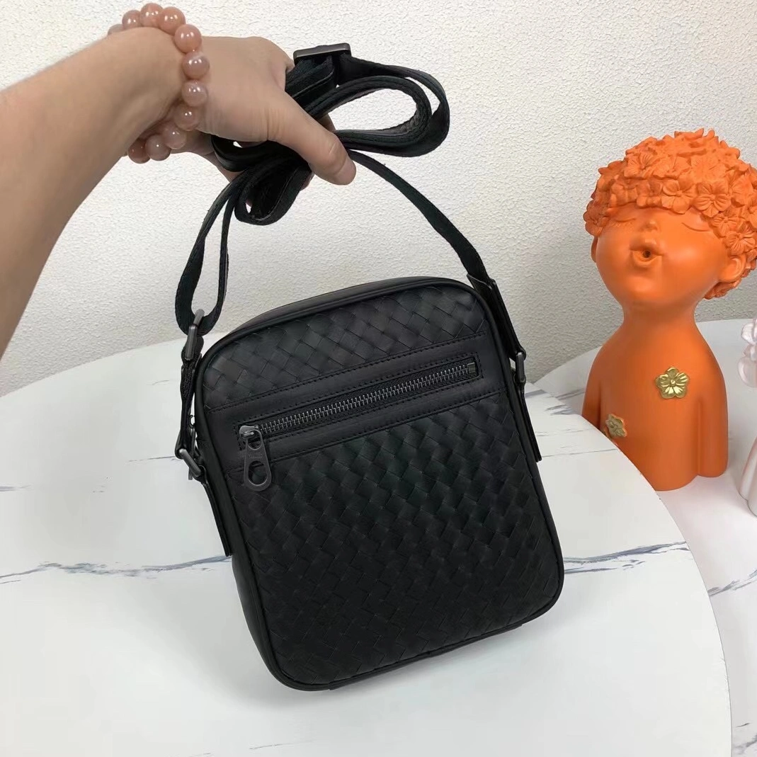 Sophisticated 1494 Bottega Veneta AAA Man Messenger Bags