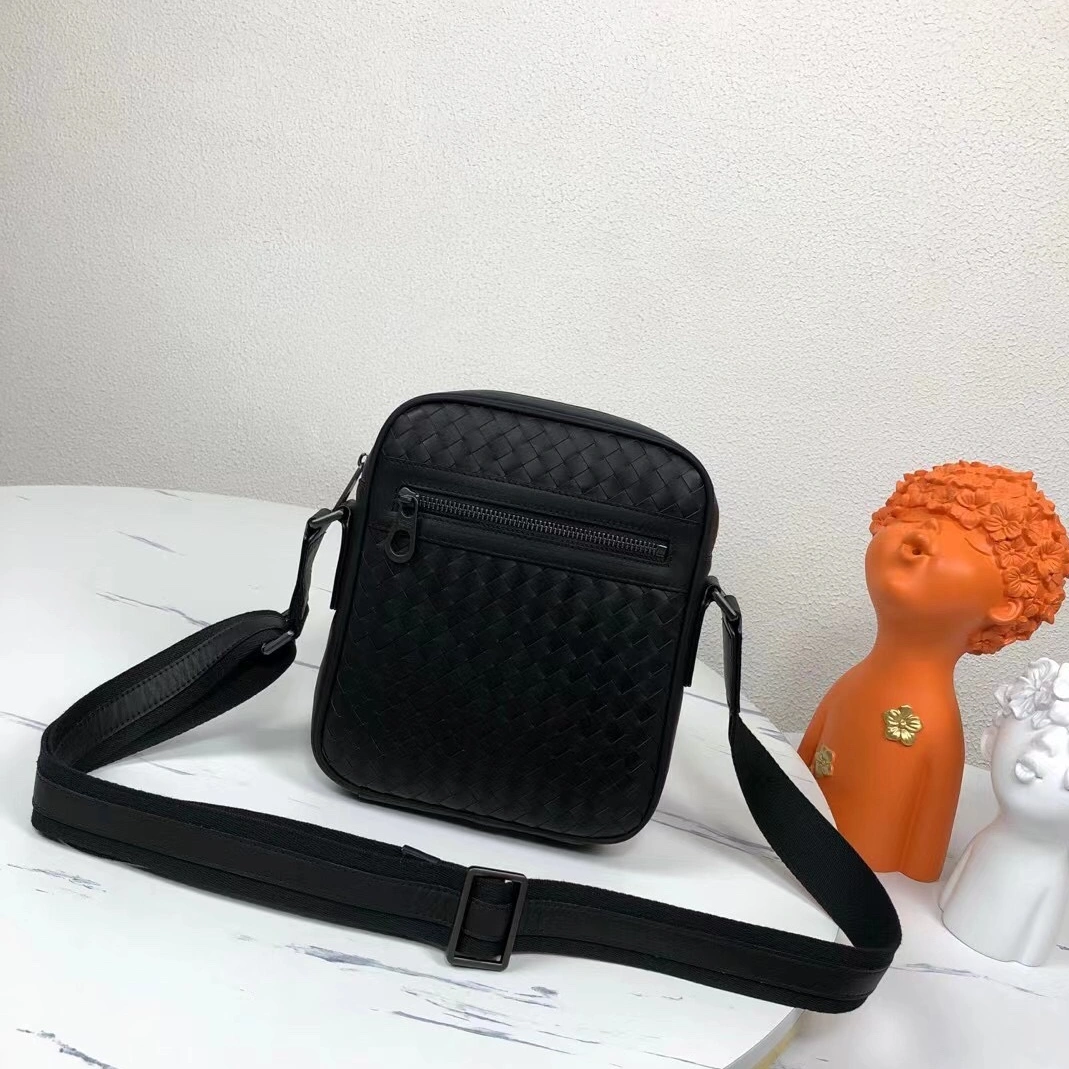 Sophisticated 1494 Bottega Veneta AAA Man Messenger Bags
