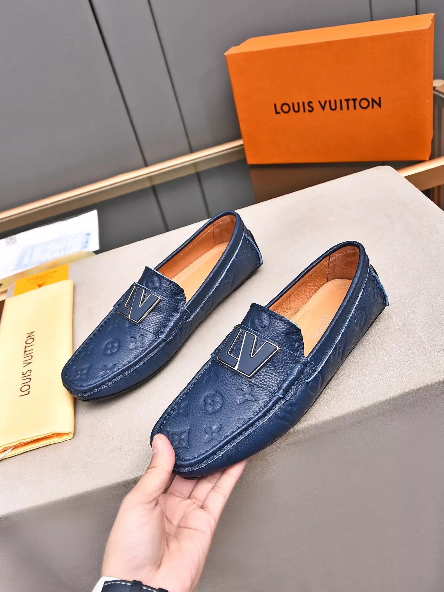 Sophisticated 1499 Louis Vuitton LV Oxfords Shoes For Men