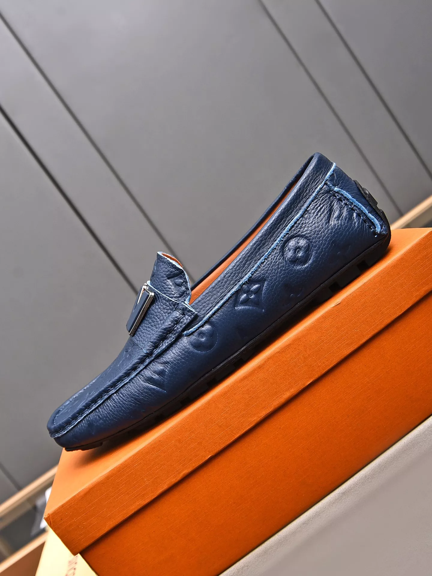 Sophisticated 1499 Louis Vuitton LV Oxfords Shoes For Men