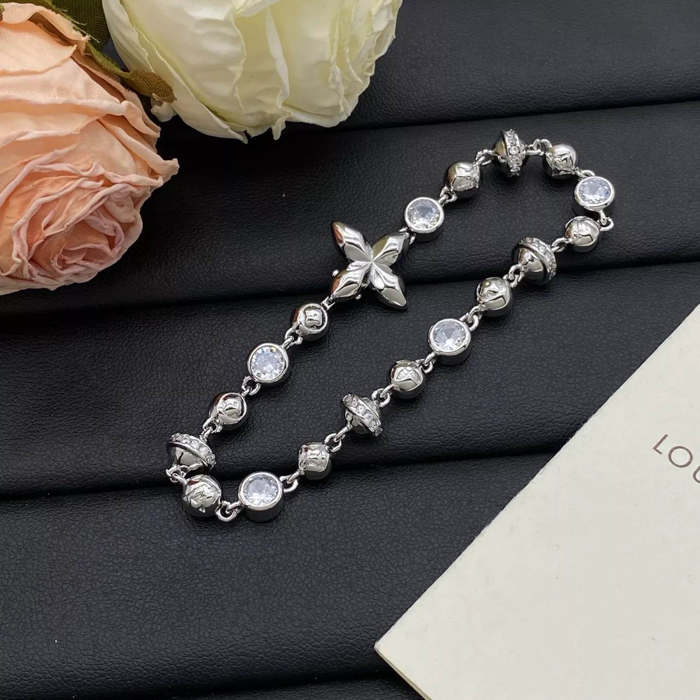 Sophisticated 1505 Louis Vuitton LV Bracelets