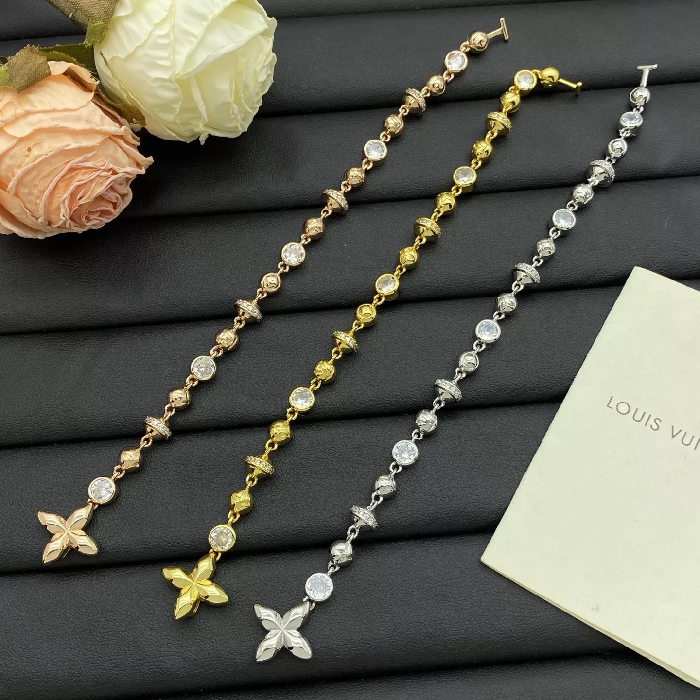 Sophisticated 1505 Louis Vuitton LV Bracelets