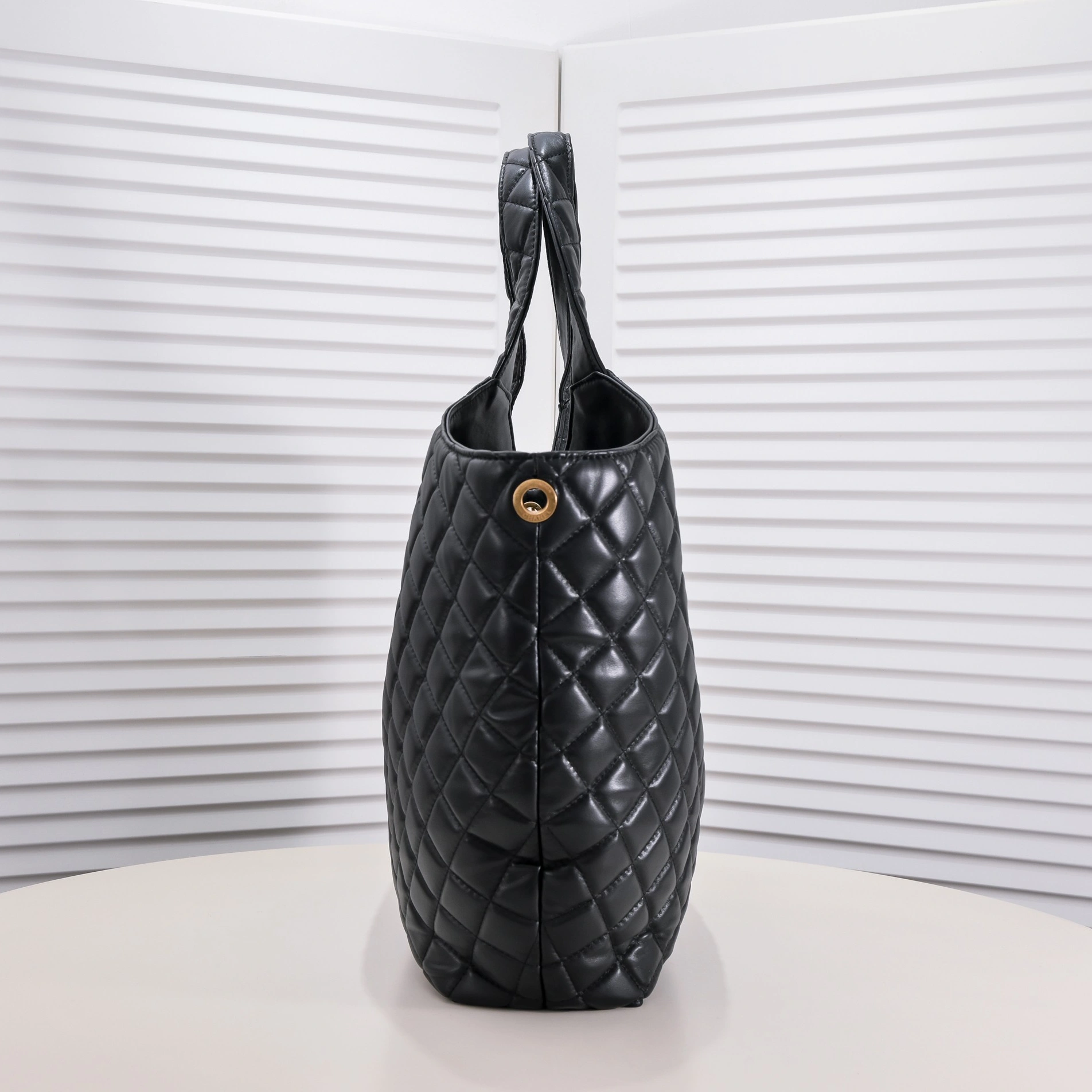 Sophisticated 1511 Chanel AAA Quality Handbags For Women