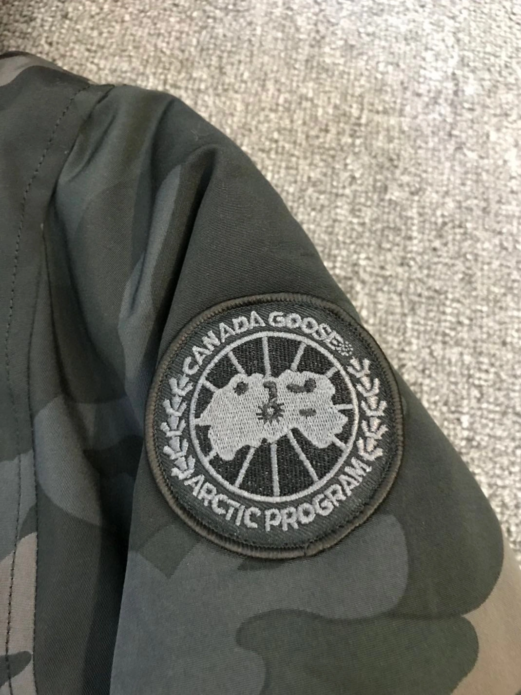 Sophisticated 1609 Canada Goose Down Feather Coat Long Sleeved For Unisex