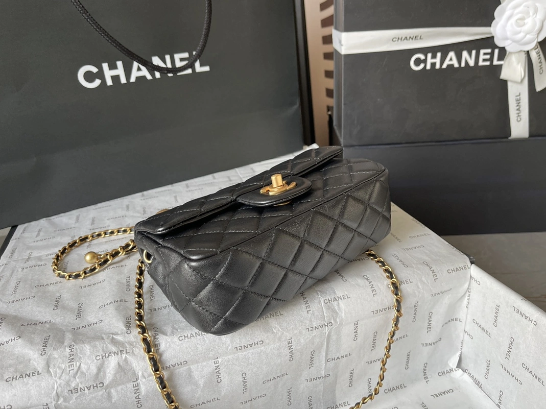Sophisticated 1612 Chanel AAA Quality Messenger Bags For Women