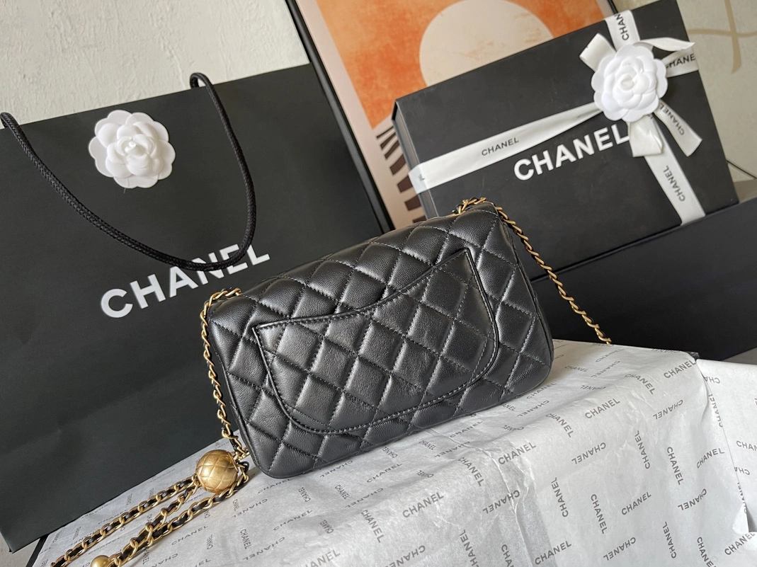 Sophisticated 1612 Chanel AAA Quality Messenger Bags For Women