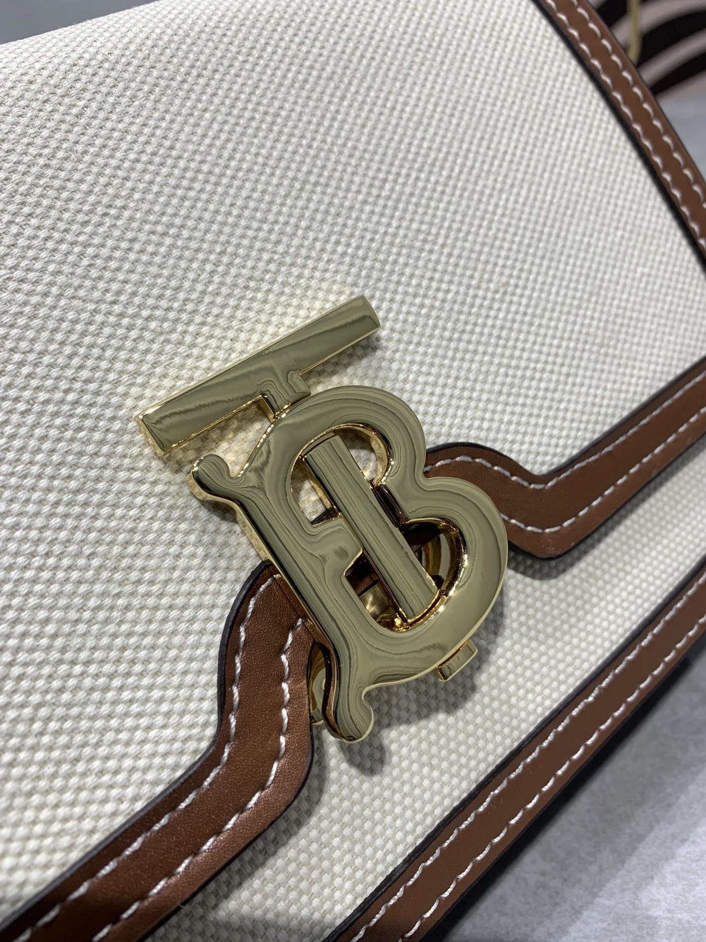 Sophisticated 1665 Burberry AAA Quality Messenger Bags For Women