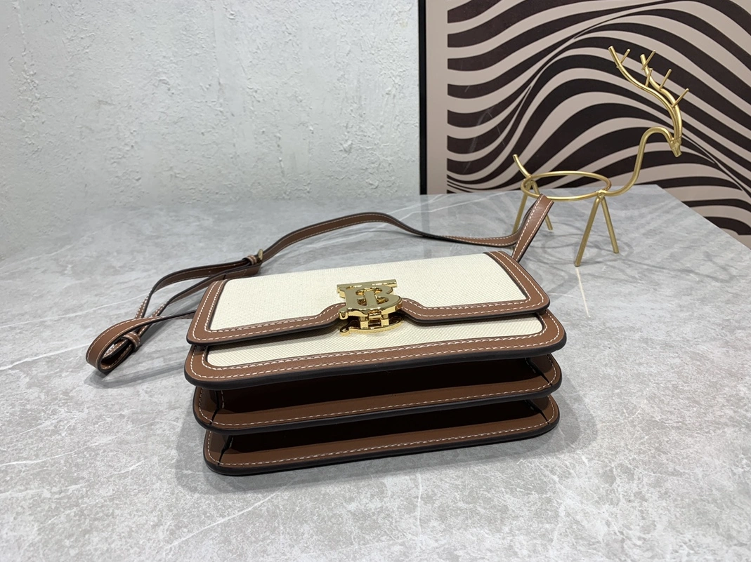 Sophisticated 1665 Burberry AAA Quality Messenger Bags For Women