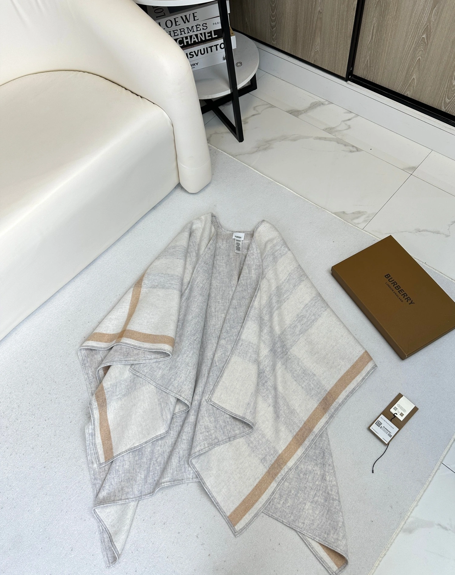Sophisticated 1769 Burberry Poncho