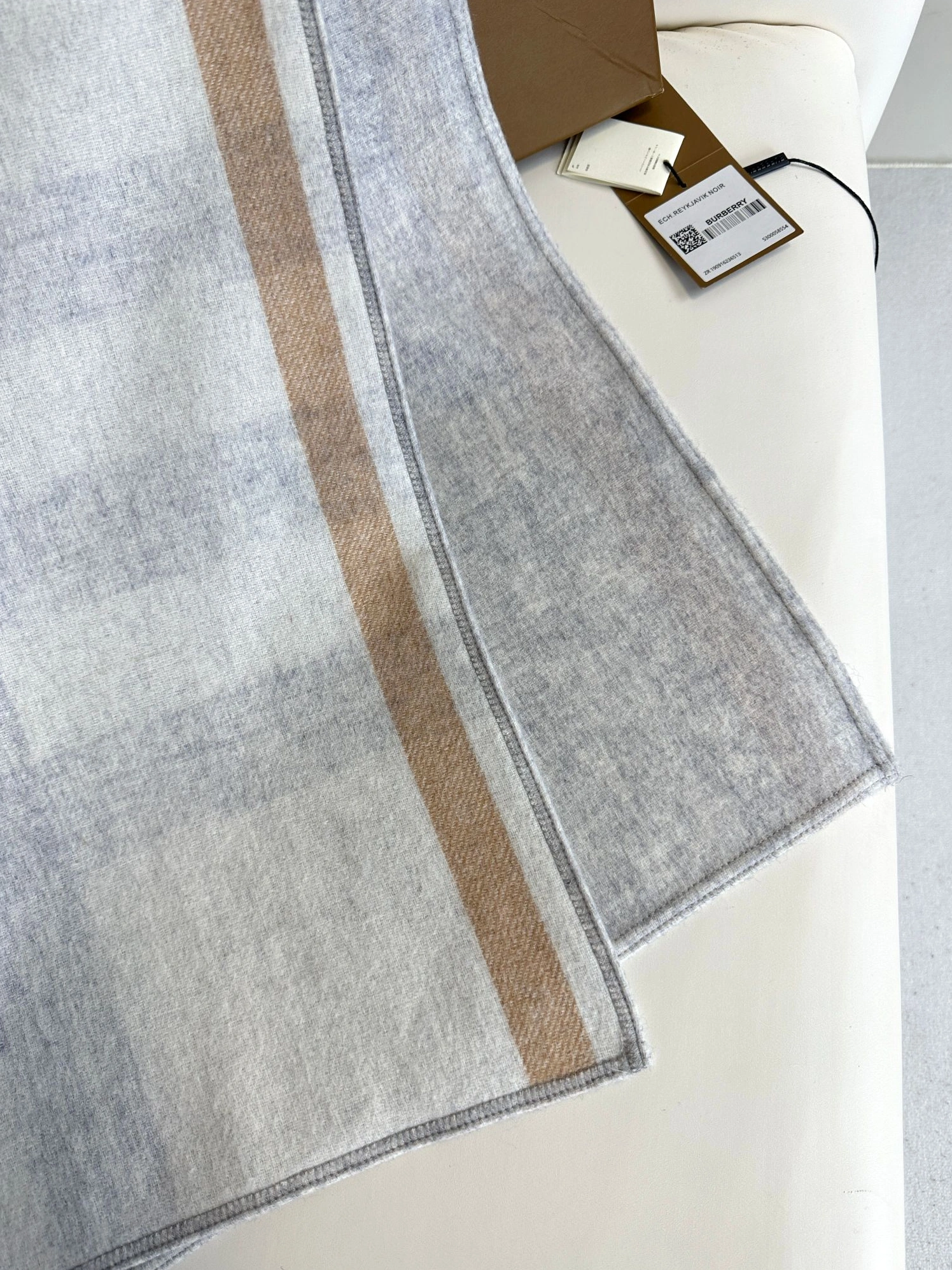Sophisticated 1769 Burberry Poncho