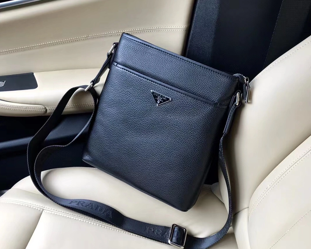 Sophisticated 1993 Prada AAA Man Messenger Bags