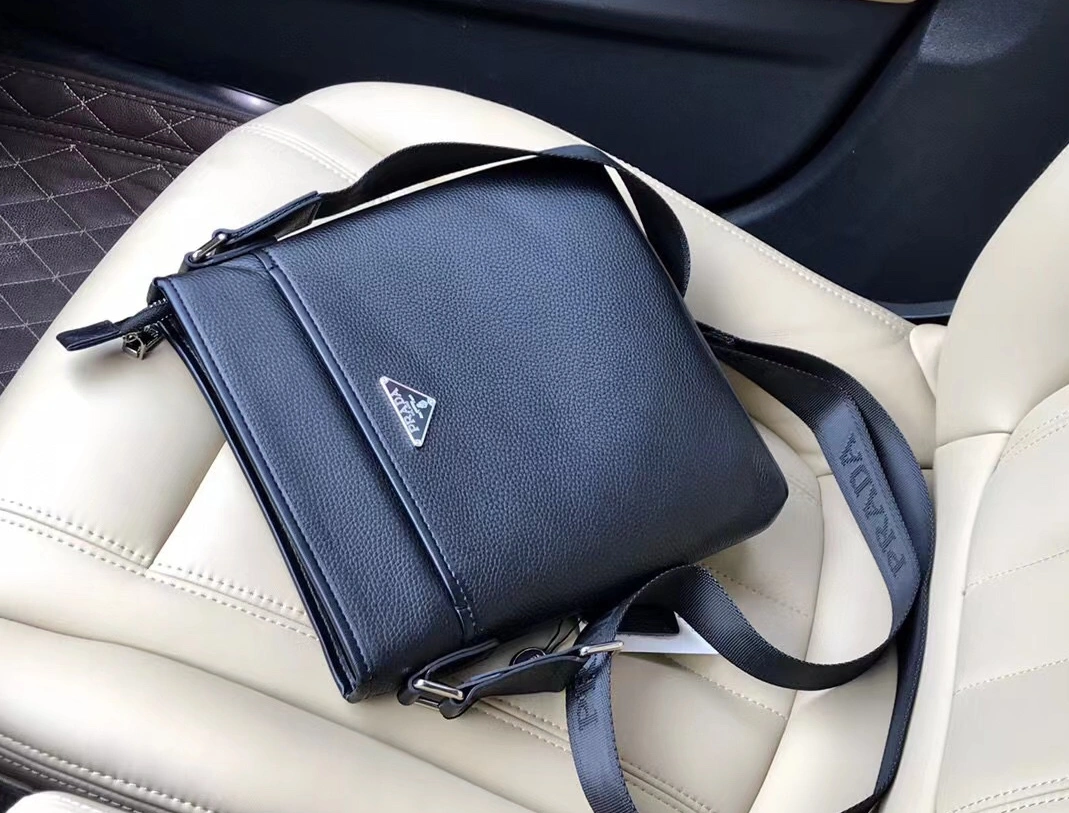 Sophisticated 1993 Prada AAA Man Messenger Bags