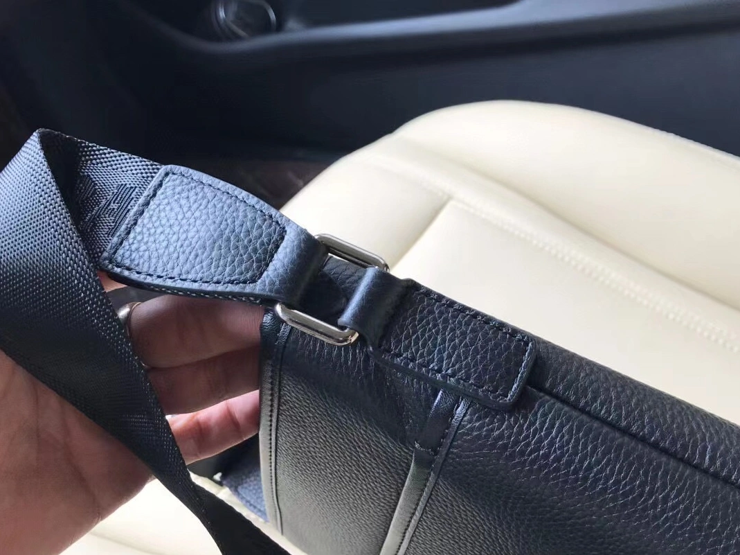 Sophisticated 1993 Prada AAA Man Messenger Bags