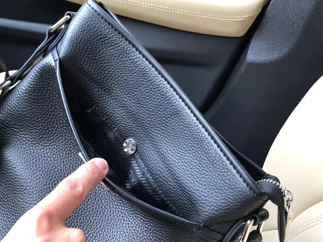 Sophisticated 1993 Prada AAA Man Messenger Bags