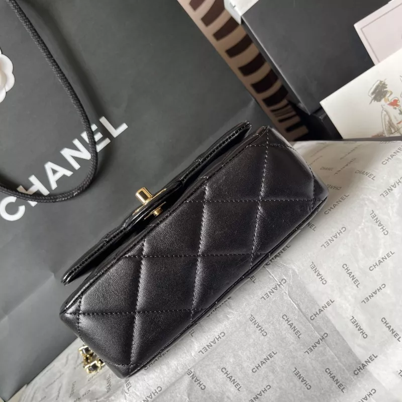 Sophisticated 2016 Chanel AAA Quality Messenger Bags For Women