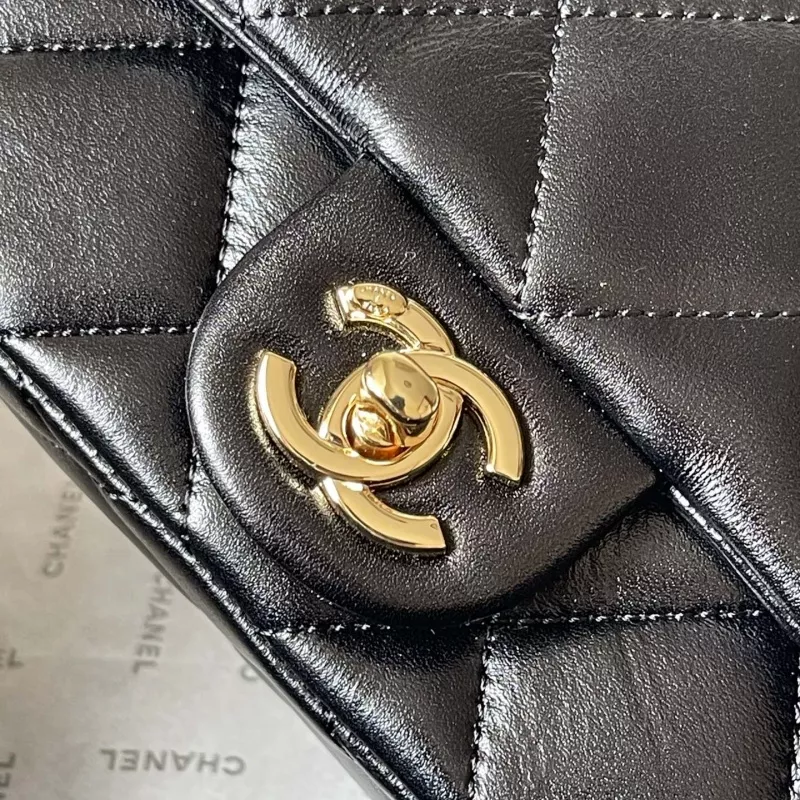 Sophisticated 2016 Chanel AAA Quality Messenger Bags For Women