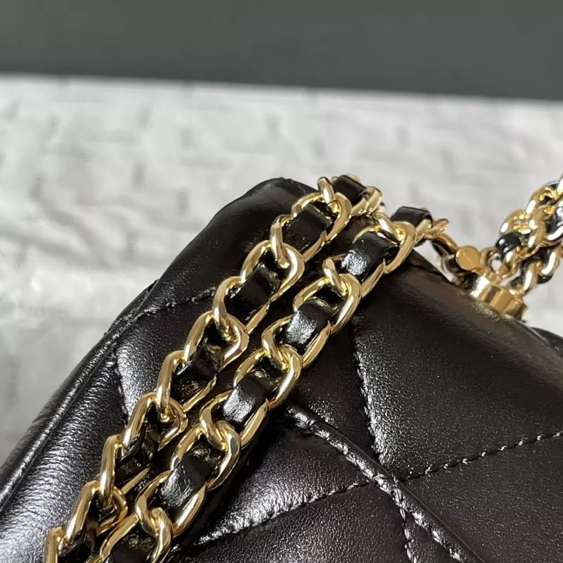 Sophisticated 2016 Chanel AAA Quality Messenger Bags For Women