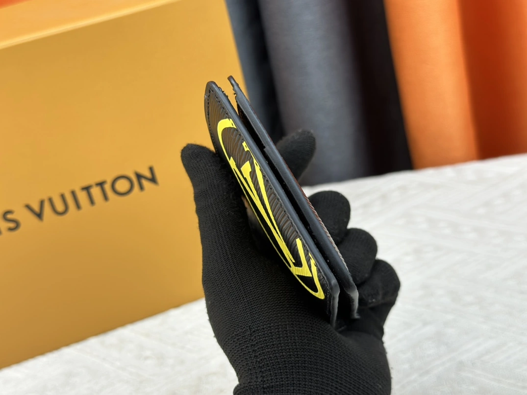 Sophisticated 208 Louis Vuitton LV Wallets For Unisex