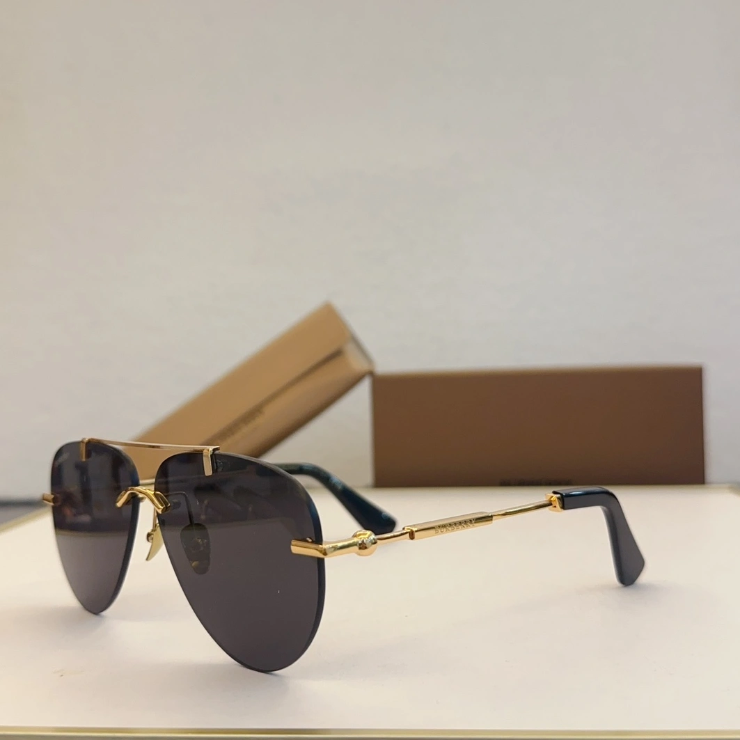 Sophisticated 2102 Burberry AAA Quality Sunglasses