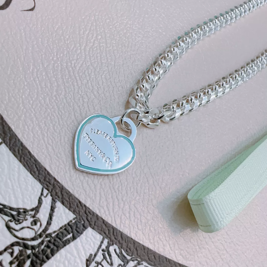 Sophisticated 2104 Tiffany Necklaces