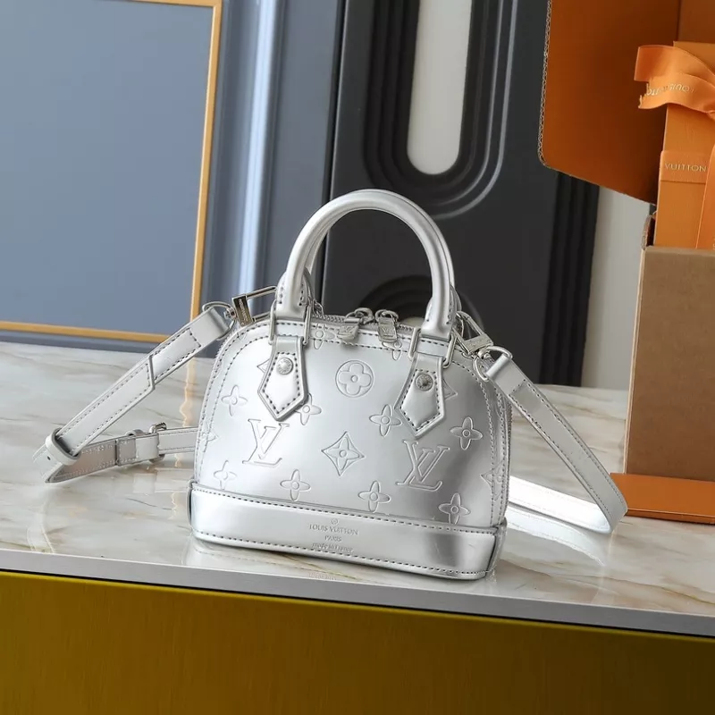 Sophisticated 2143 Louis Vuitton Messenger Bags For Women
