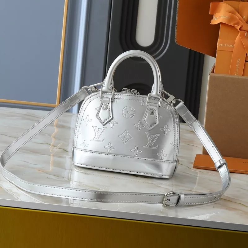 Sophisticated 2143 Louis Vuitton Messenger Bags For Women