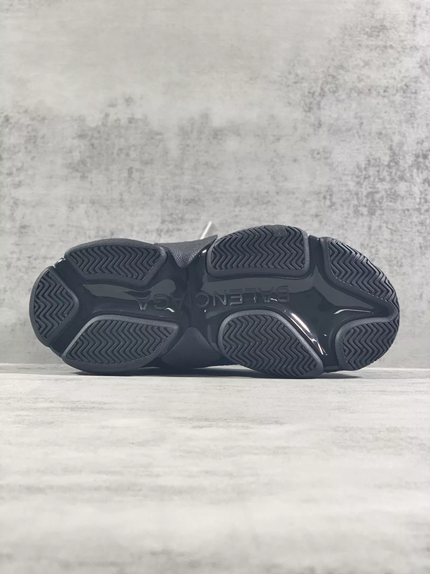 Sophisticated 2218 Balenciaga Casual Shoes For Men