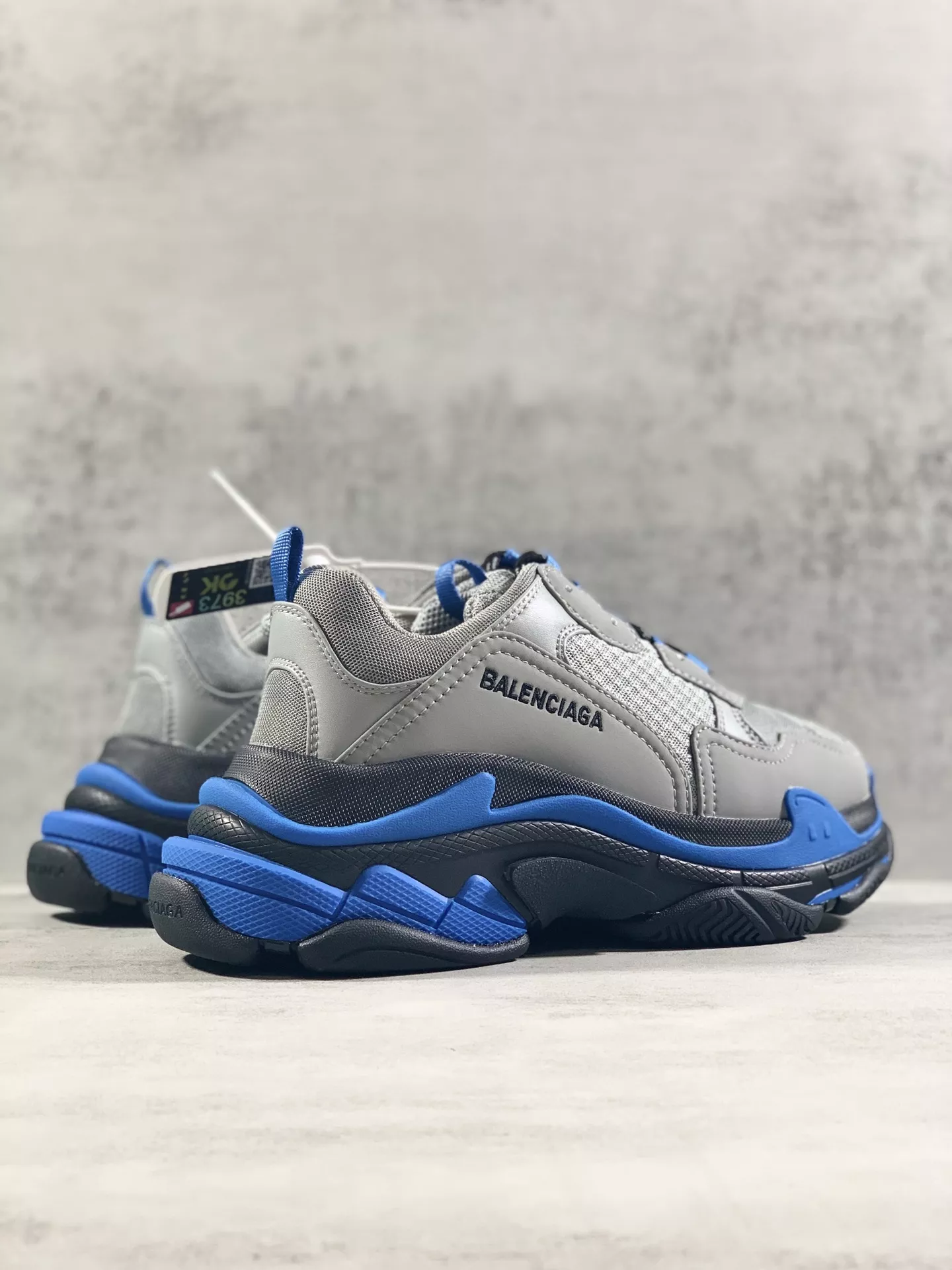 Sophisticated 2218 Balenciaga Casual Shoes For Men