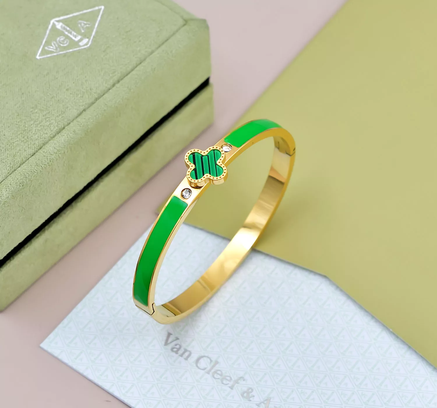 Sophisticated 2260 Van Cleef & Arpels Bracelets For Women