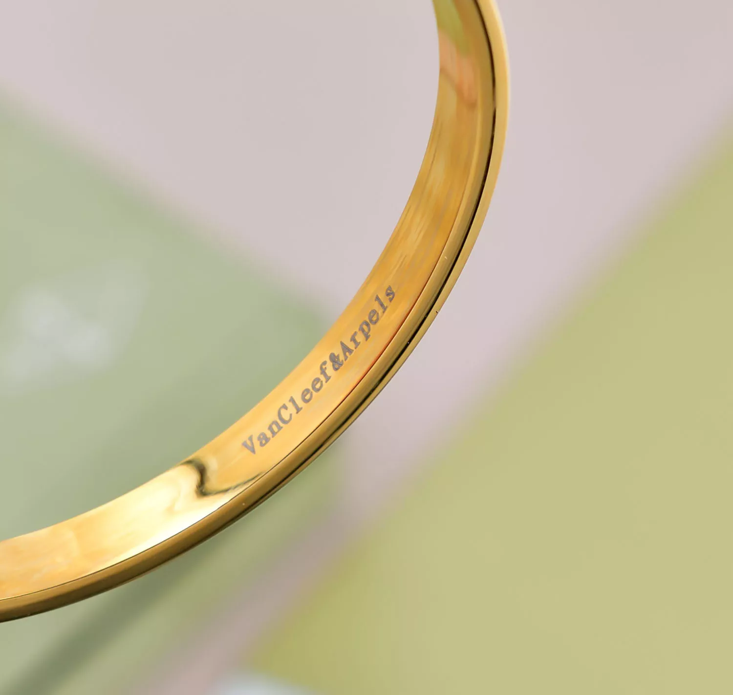 Sophisticated 2260 Van Cleef & Arpels Bracelets For Women