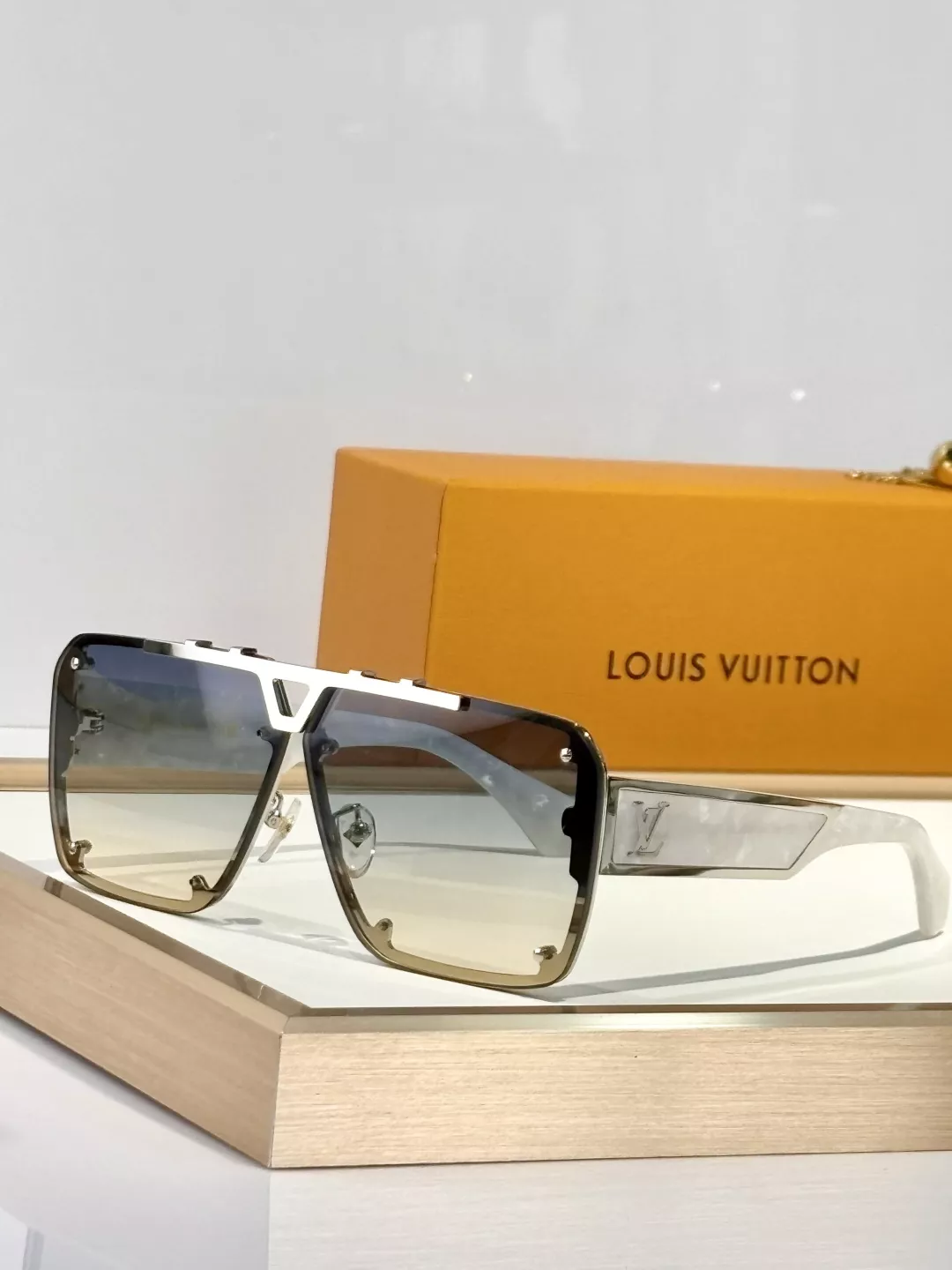 Sophisticated 2357 Louis Vuitton AAA Quality Sunglasses